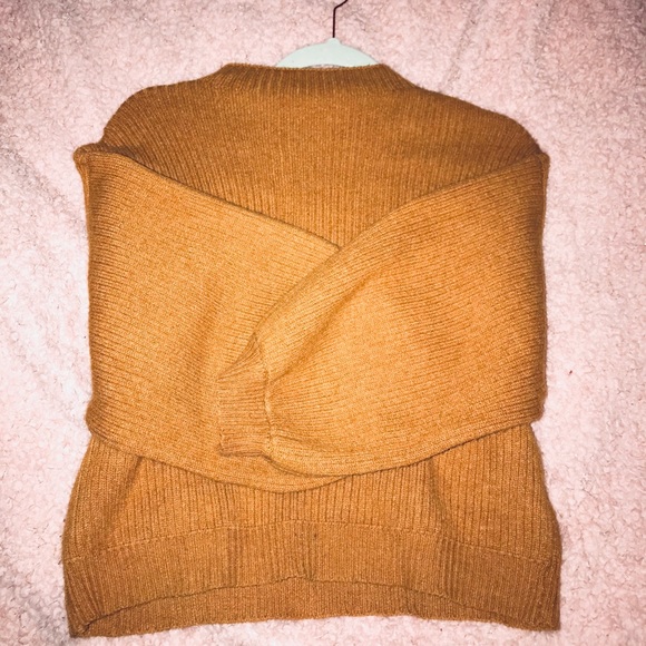 Comfortable Contemporary Sweater - Picture 6 of 7